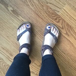 Yara Birkenstock sandal size 6